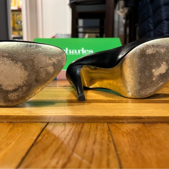 Charles David Pompadour Black Leather 4” Almond Toe Pumps With Box Size 7 - Picture 4 of 8